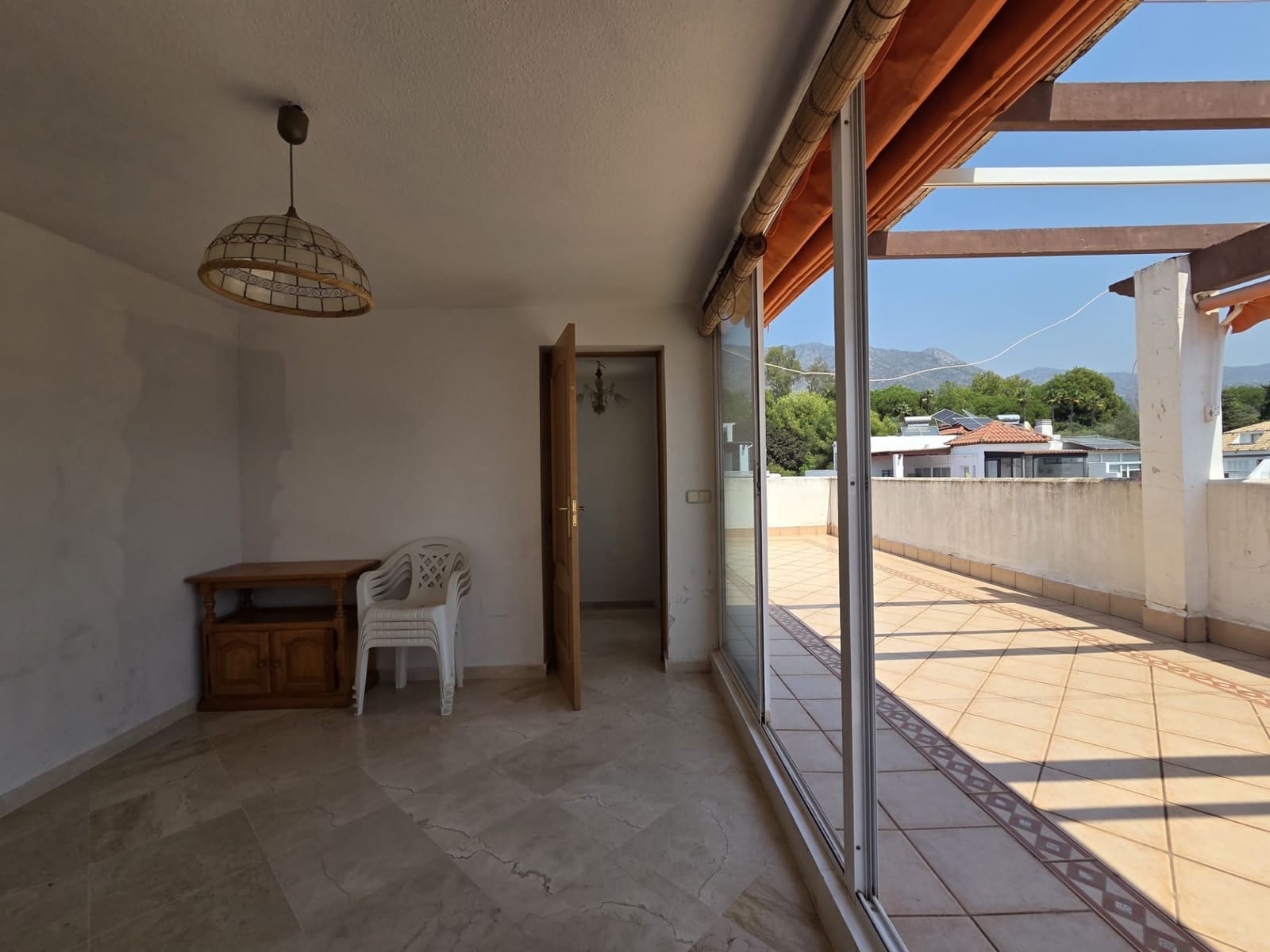 4 quarto Moradia Geminada para venda em Marbella com piscina garagem - 735 000 € (Ref: 9536687)