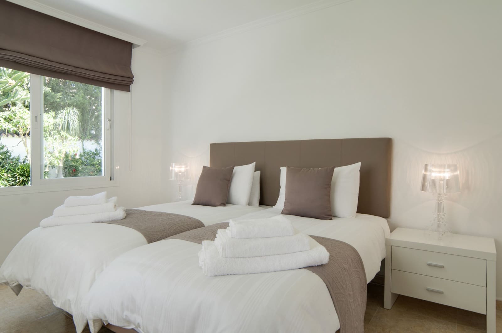 8 soverom Villa til salgs i Marbella med svømmebasseng garasje - € 4 500 000 (Ref: 9543154)