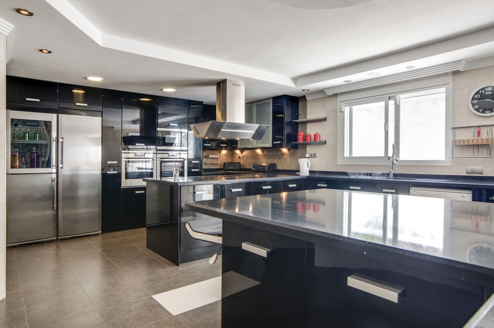 8 soverom Villa til salgs i Marbella med svømmebasseng garasje - € 4 500 000 (Ref: 9543154)