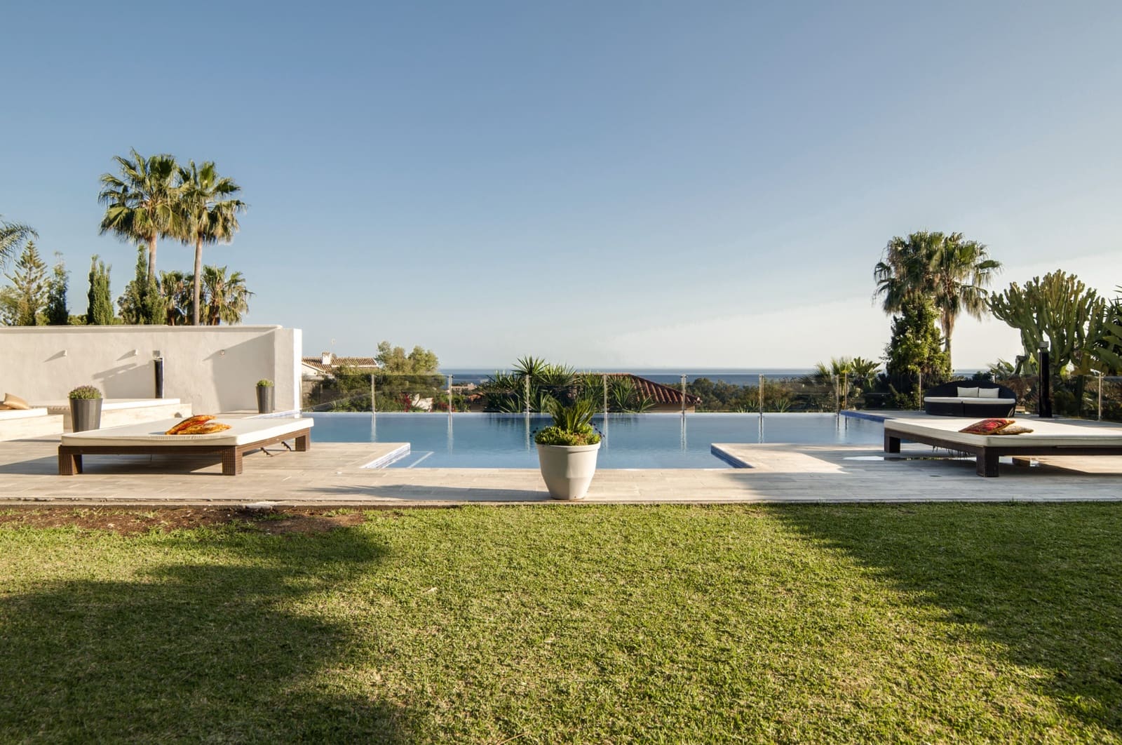 8 soverom Villa til salgs i Marbella med svømmebasseng garasje - € 4 500 000 (Ref: 9543154)