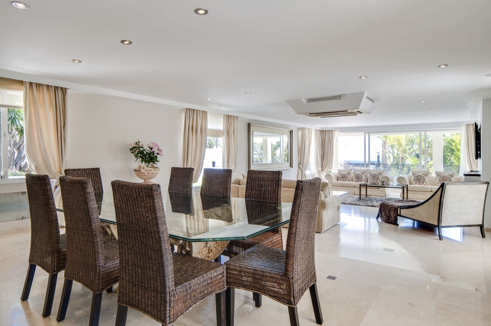 8 soverom Villa til salgs i Marbella med svømmebasseng garasje - € 4 500 000 (Ref: 9543154)