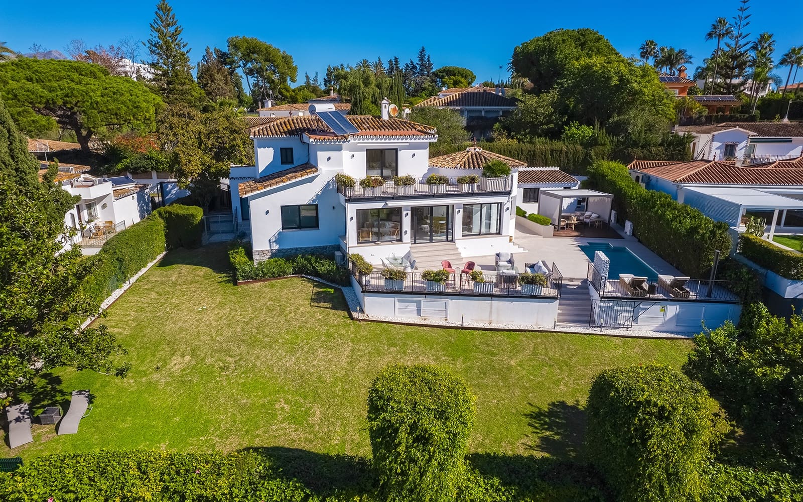 4 quarto Moradia para venda em Guadalmina com piscina garagem - 2 595 000 € (Ref: 9543155)