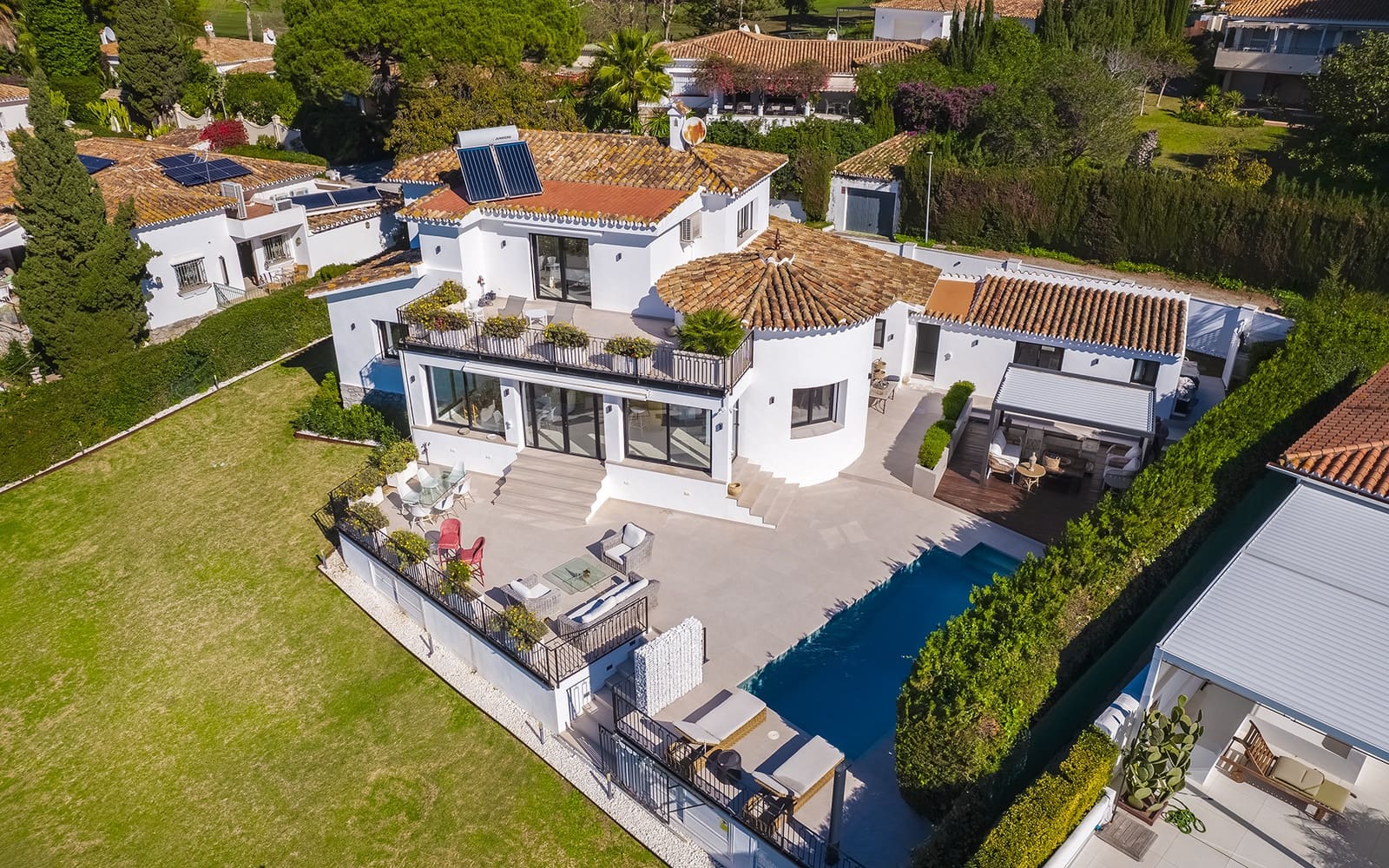 4 quarto Moradia para venda em Guadalmina com piscina garagem - 2 595 000 € (Ref: 9543155)