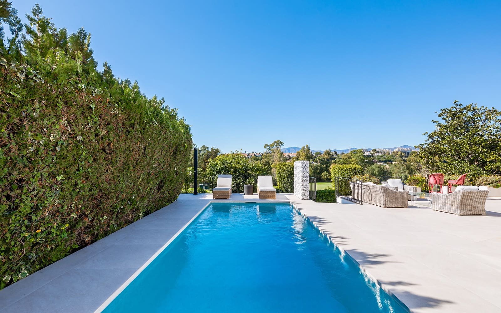4 bedroom Villa for sale in Guadalmina with pool garage - € 2,395,000 (Ref: 9543155)