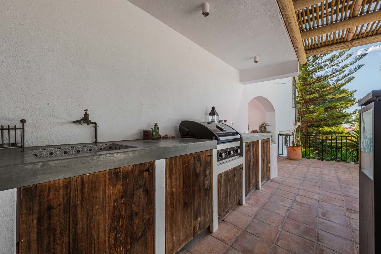 4 slaapkamer Villa te koop in Malaga stad met zwembad garage - € 1.620.000 (Ref: 9543157)