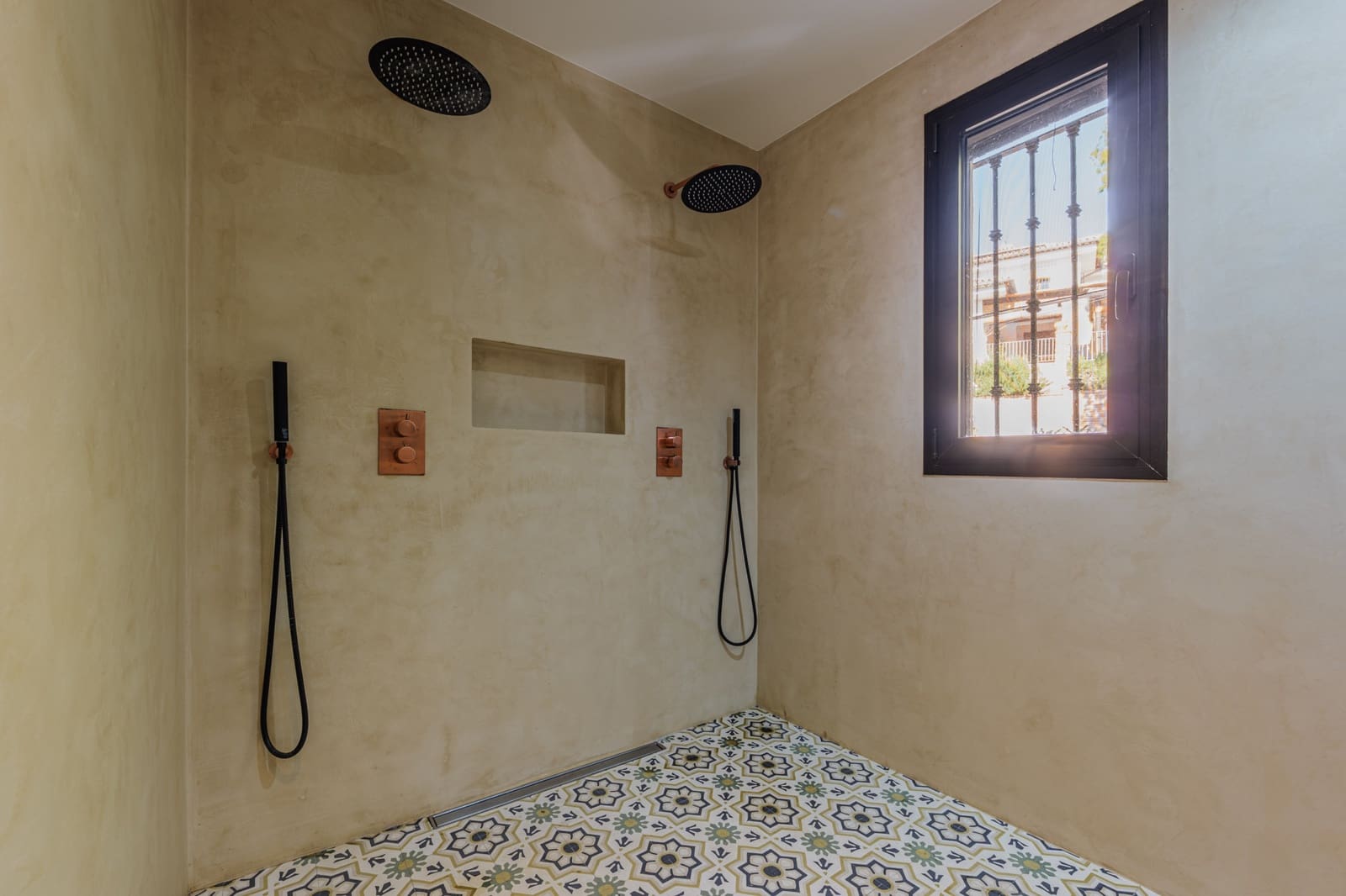4 slaapkamer Villa te koop in Malaga stad met zwembad garage - € 1.620.000 (Ref: 9543157)