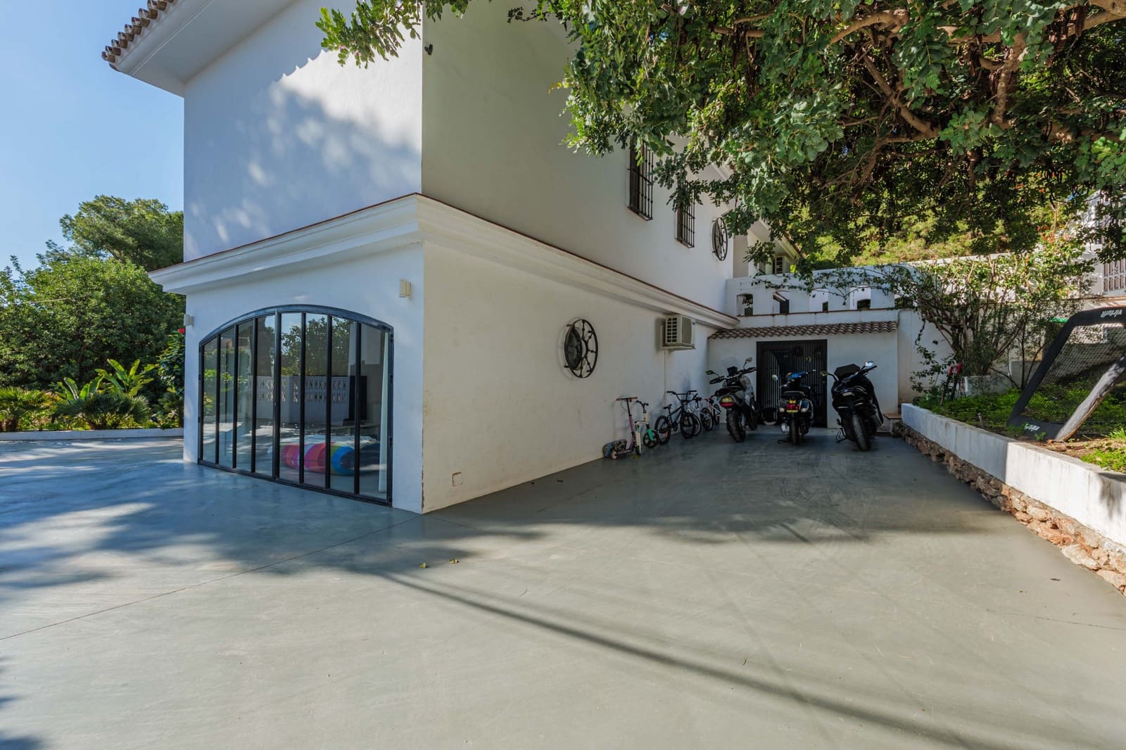 4 slaapkamer Villa te koop in Malaga stad met zwembad garage - € 1.620.000 (Ref: 9543157)