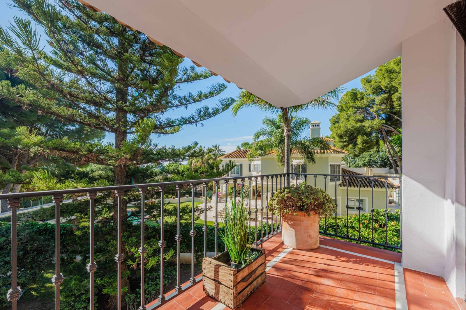 4 slaapkamer Villa te koop in Malaga stad met zwembad garage - € 1.620.000 (Ref: 9543157)