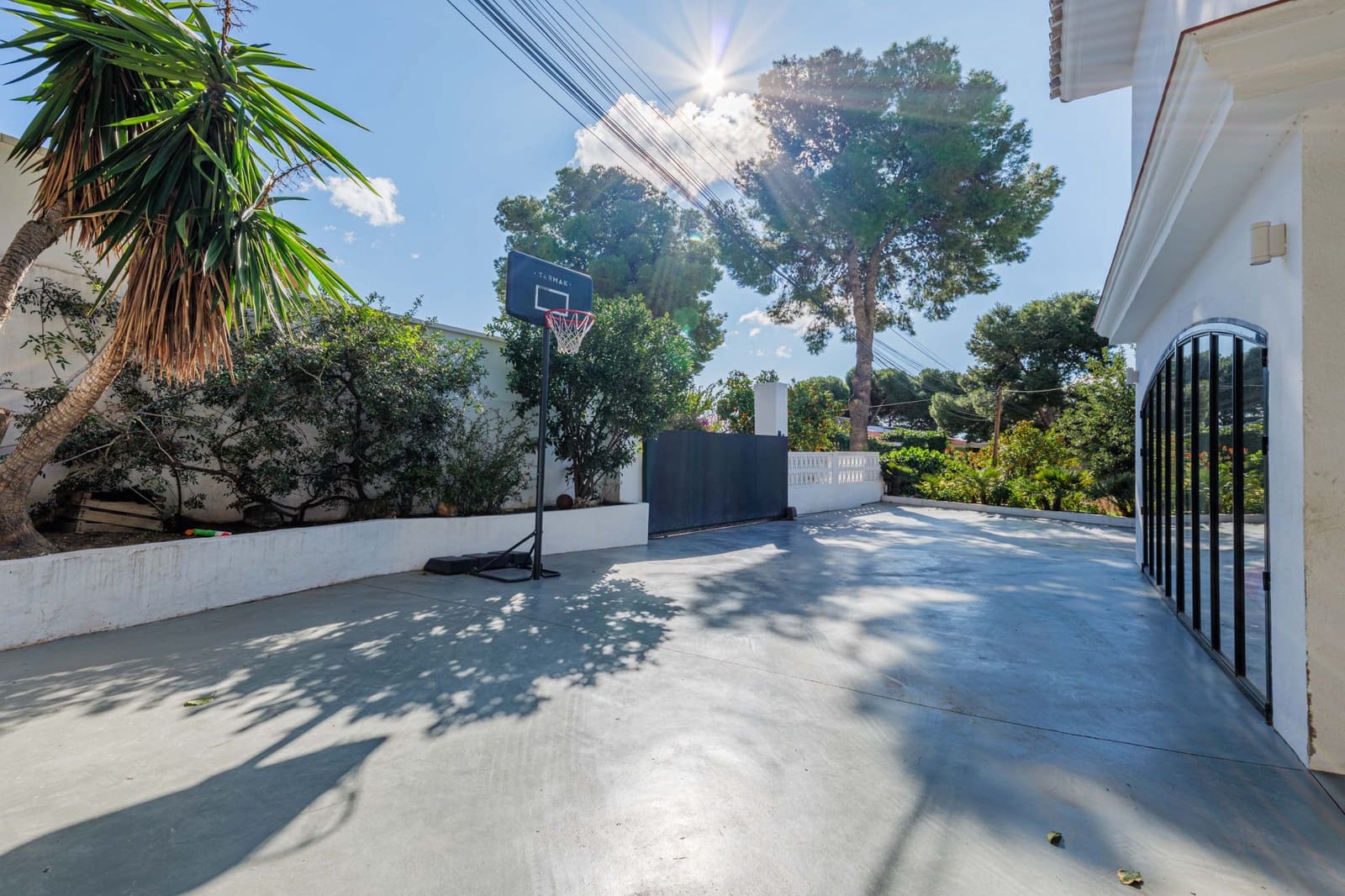 4 slaapkamer Villa te koop in Malaga stad met zwembad garage - € 1.620.000 (Ref: 9543157)