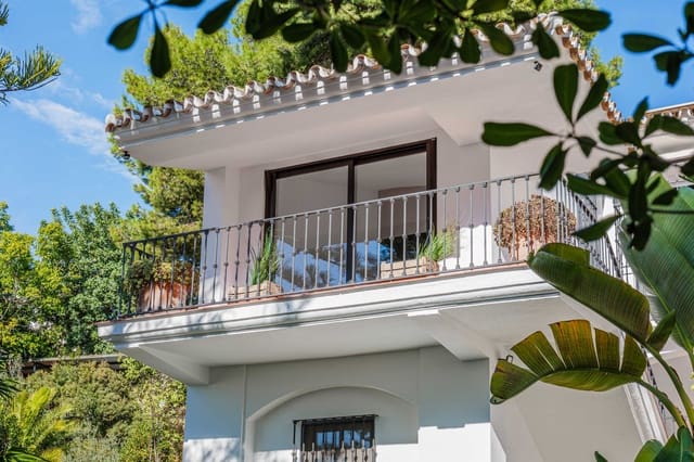 4 soverom Villa til salgs i Málaga by med svømmebasseng garasje - € 1 520 000 (Ref: 9543157)