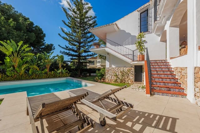 4 soverom Villa til salgs i Málaga by med svømmebasseng garasje - € 1 520 000 (Ref: 9543157)