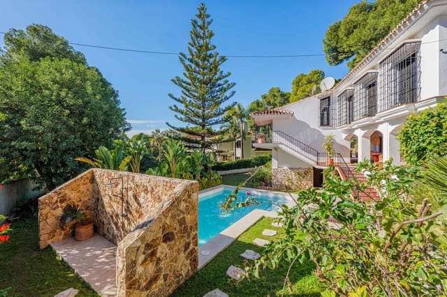 4 soverom Villa til salgs i Málaga by med svømmebasseng garasje - € 1 520 000 (Ref: 9543157)