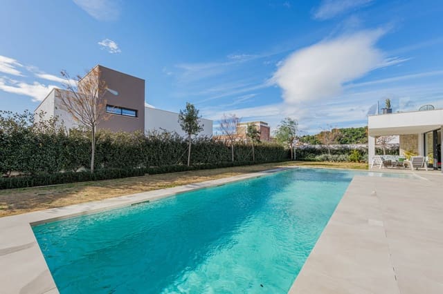 3 soverom Villa til salgs i Málaga by med svømmebasseng garasje - € 3 000 000 (Ref: 9557767)