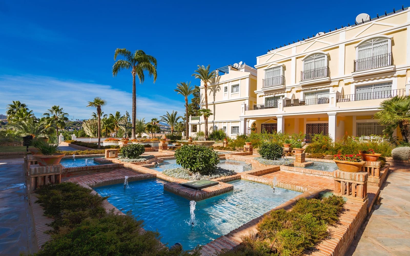 3 sovrum Hus till salu i Marbella med pool garage - 925 000 € (Ref: 9564859)