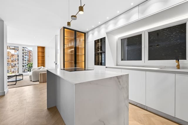 3 sypialnia Apartament na sprzedaż w La Malagueta, Miasto Málaga - 890 000 € (Ref: 9564861)