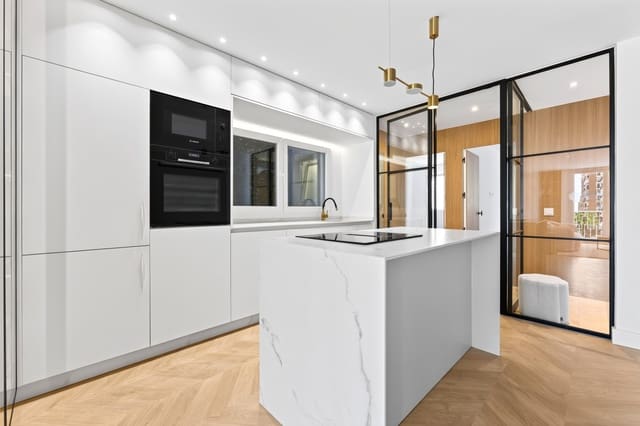 3 sypialnia Apartament na sprzedaż w La Malagueta, Miasto Málaga - 890 000 € (Ref: 9564861)