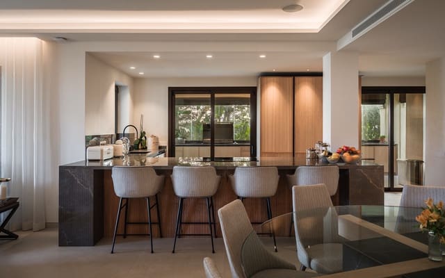 Apartamento de 4 habitaciones en Marbella en venta con piscina garaje - 3.995.000 € (Ref: 9570826)