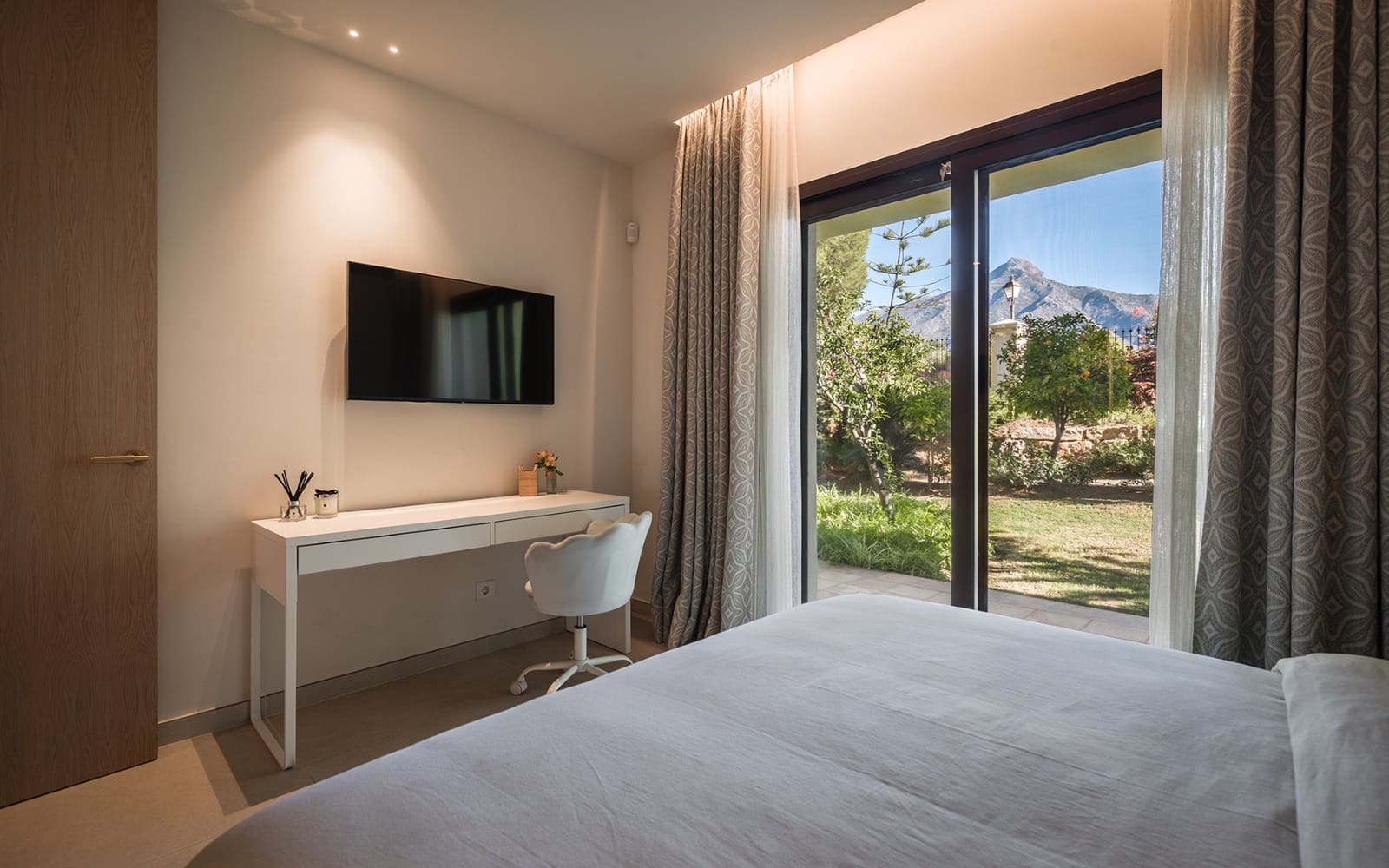 Apartamento de 4 habitaciones en Marbella en venta con piscina garaje - 3.995.000 € (Ref: 9570826)