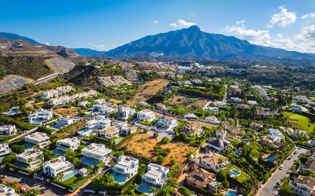 Terrain à Bâtir à vendre à Marbella - 2 750 000 € (Ref: 9578564)