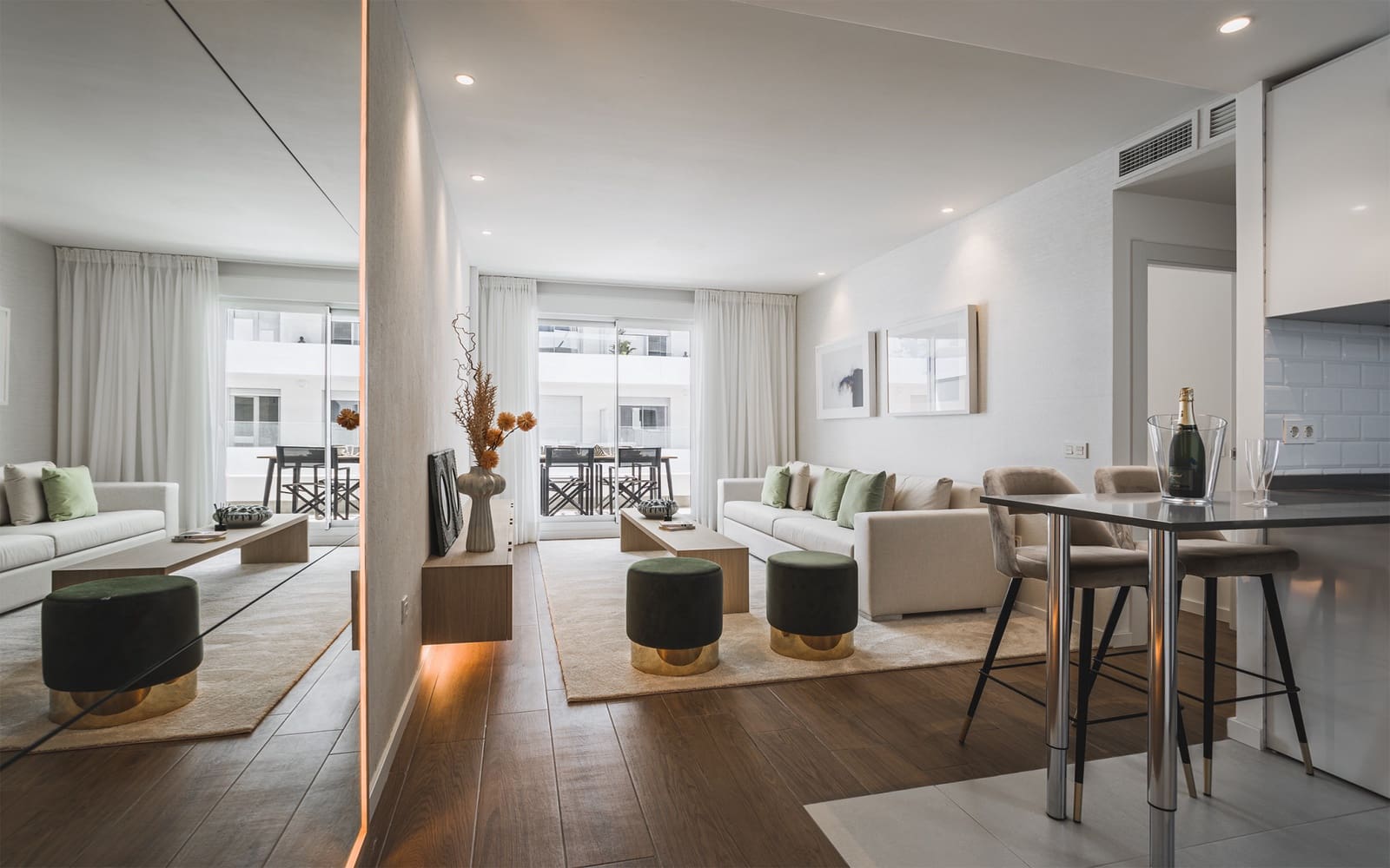 Apartamento de 2 habitaciones en Marbella en venta con piscina garaje - 395.000 € (Ref: 9585972)