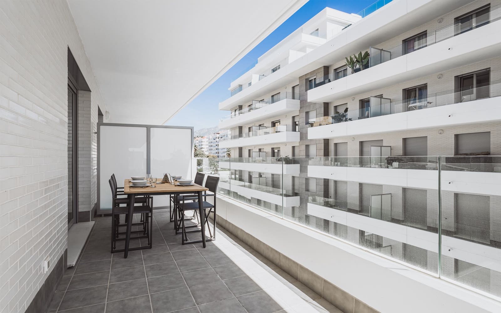 2 makuuhuone Huoneisto myytävänä paikassa Marbella mukana uima-altaan 
autotalli - 399 000 € (Ref: 9585972)