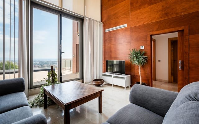 3 quarto Moradia Geminada para venda em Benahavís com piscina garagem - 795 000 € (Ref: 9585973)