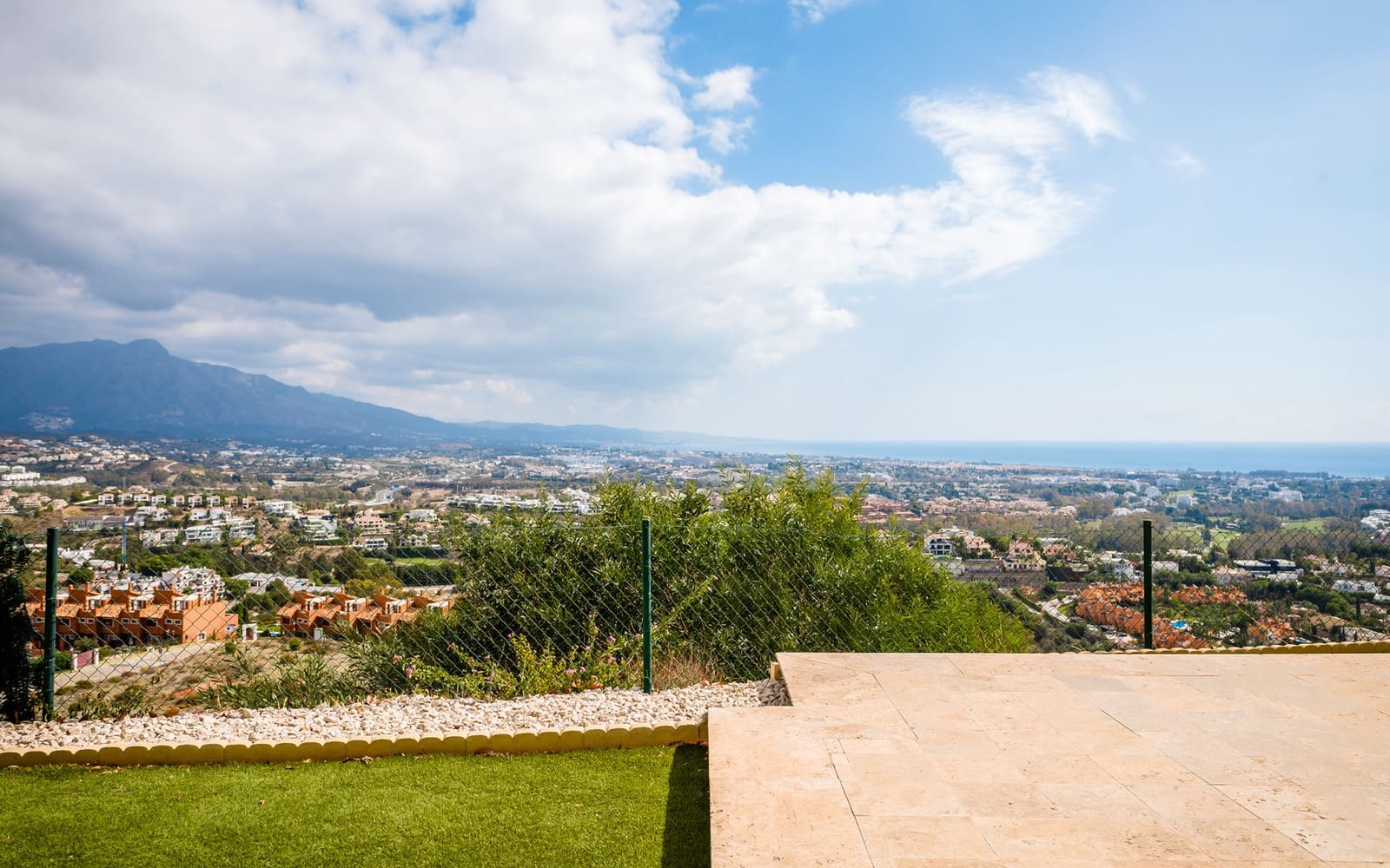 3 camera da letto Villetta Bifamiliare in vendita in Benahavis con piscina garage - 795.000 € (Rif: 9585973)