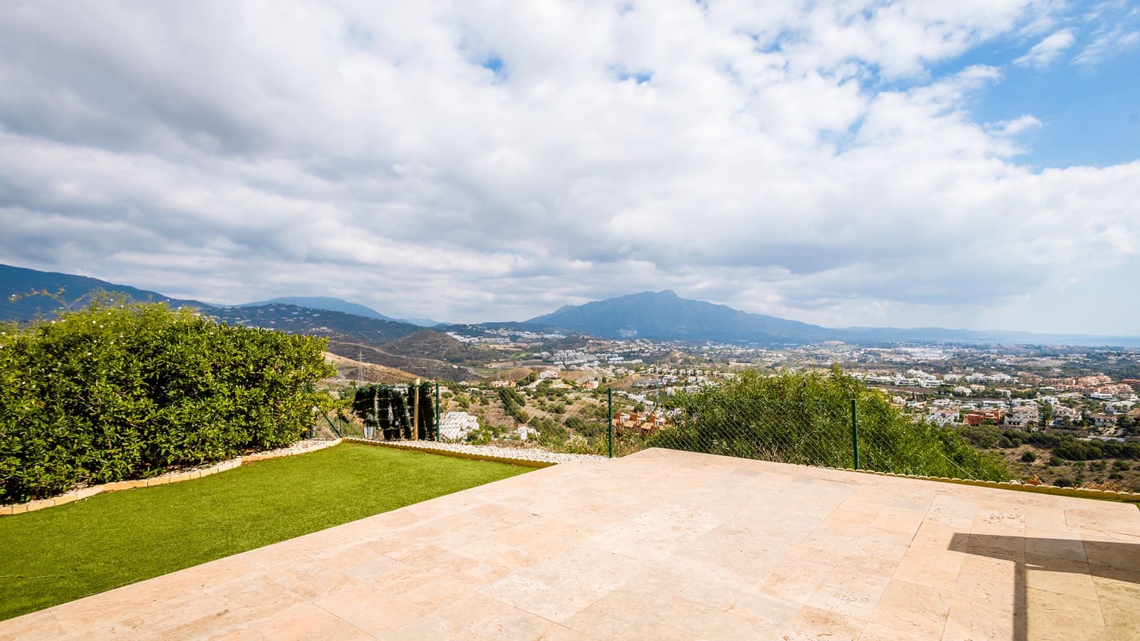 3 camera da letto Villetta Bifamiliare in vendita in Benahavis con piscina garage - 795.000 € (Rif: 9585973)