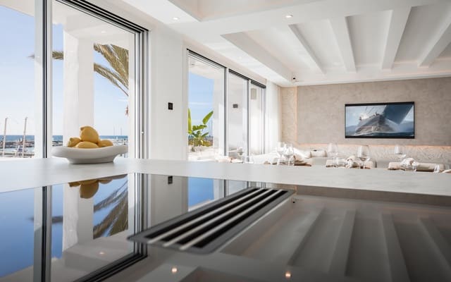 4 soverom Penthouse til salgs i Puerto Banus, Marbella - € 3 750 000 (Ref: 9590842)