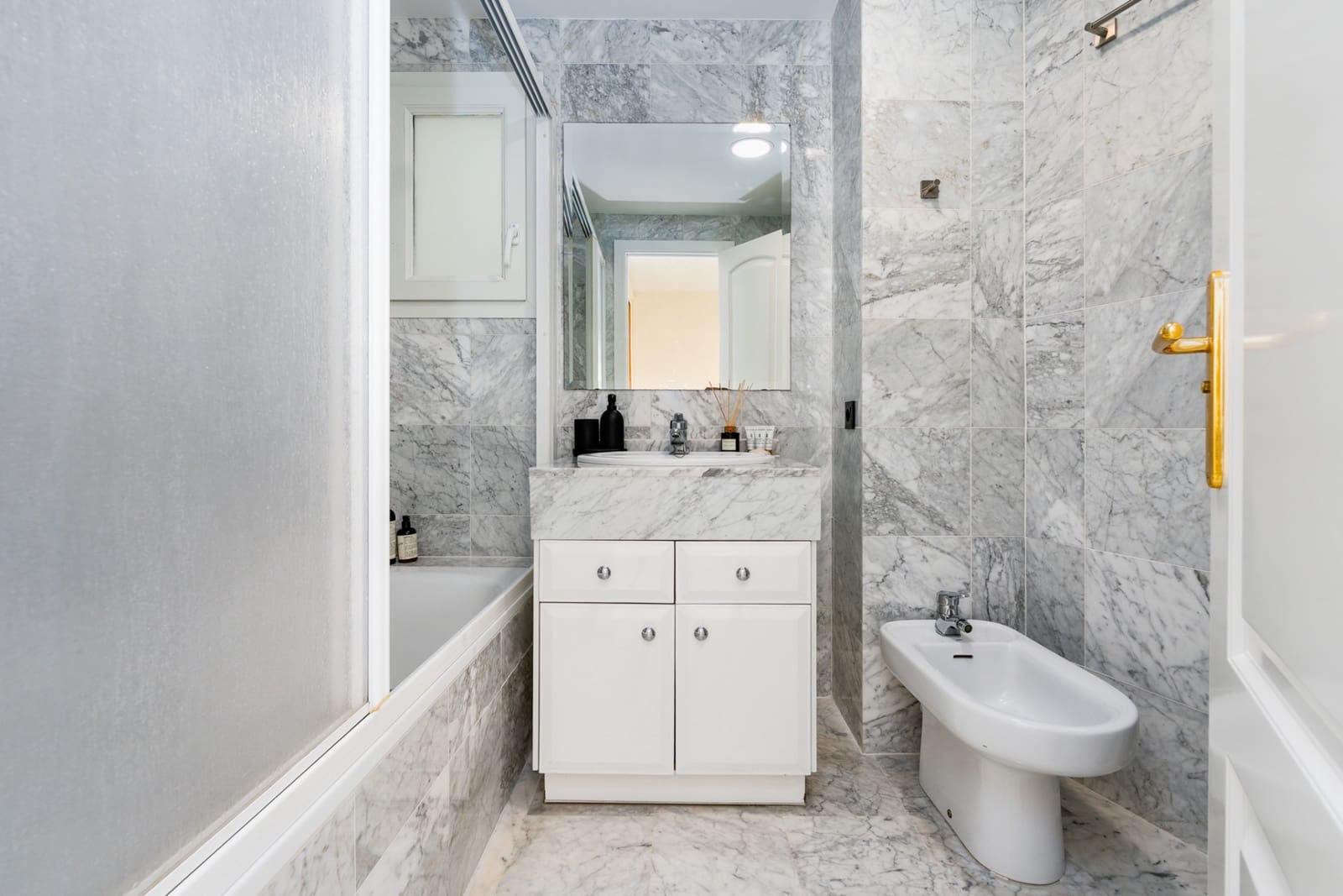 4 bedroom Apartment for sale in Marbella with pool garage - € 1,595,000 (Ref: 9590847)