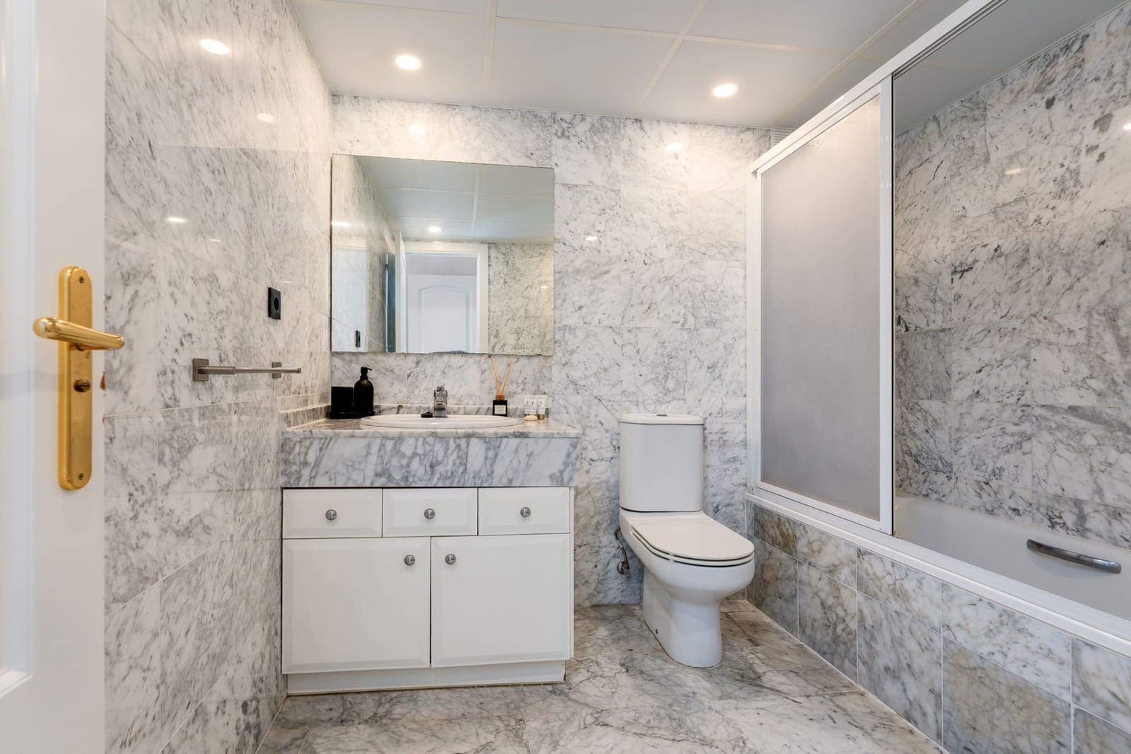 4 bedroom Apartment for sale in Marbella with pool garage - € 1,595,000 (Ref: 9590847)