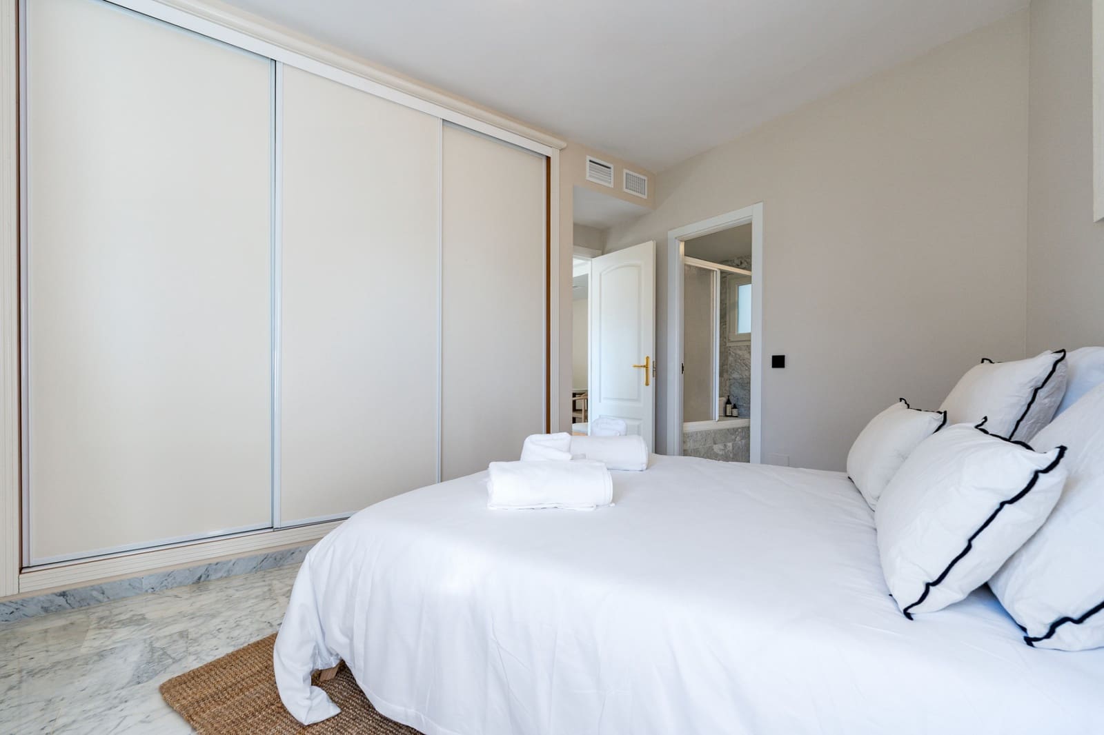 4 quarto Apartamento para venda em Marbella com piscina garagem - 1 595 000 € (Ref: 9590847)