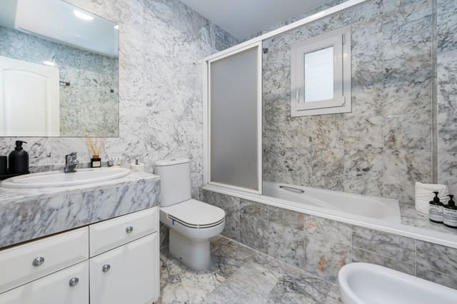 4 slaapkamer Appartement te koop in Marbella met zwembad garage - € 1.595.000 (Ref: 9590847)