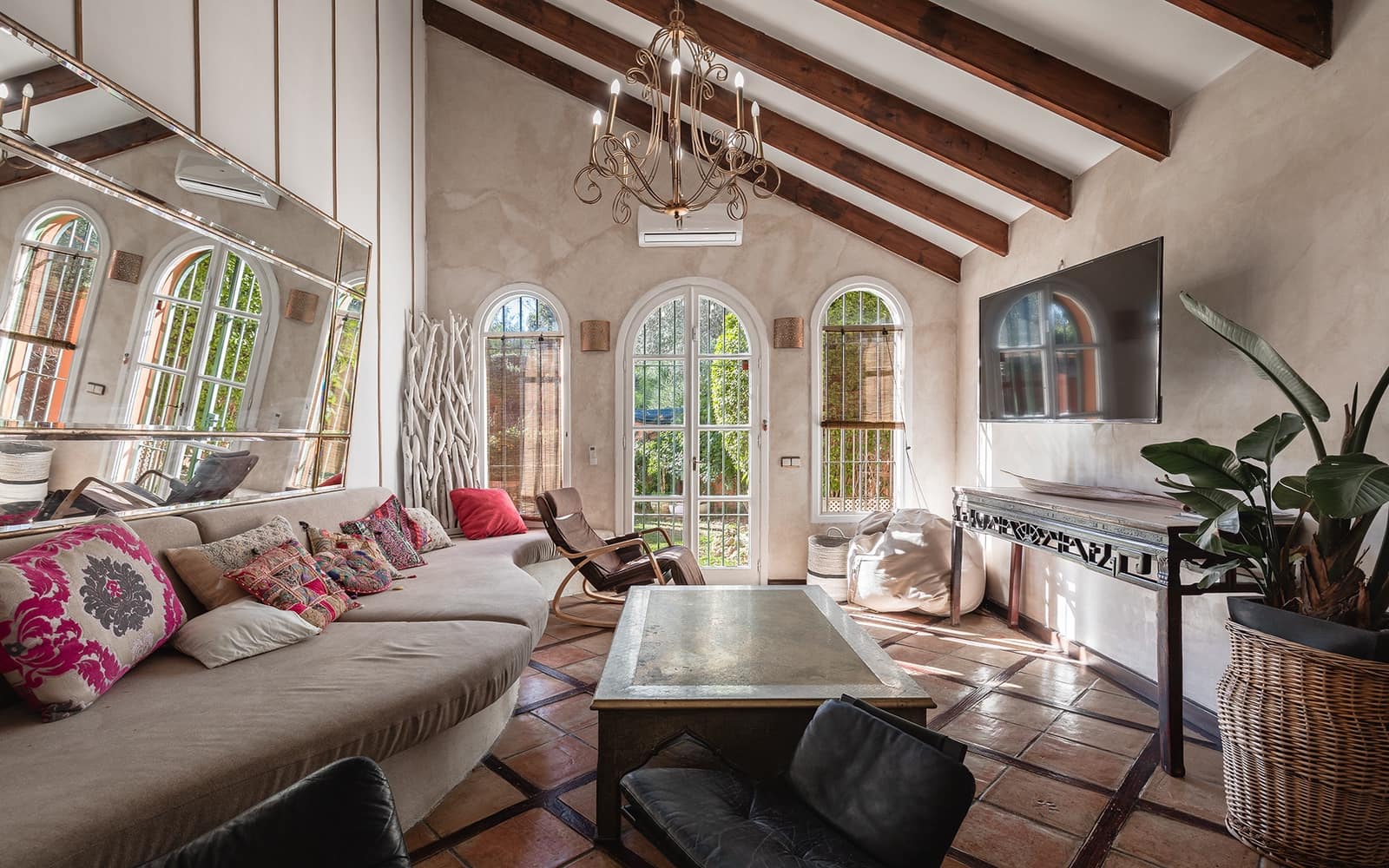 5 bedroom Villa for sale in Marbella with pool garage - € 2,295,000 (Ref: 9590848)