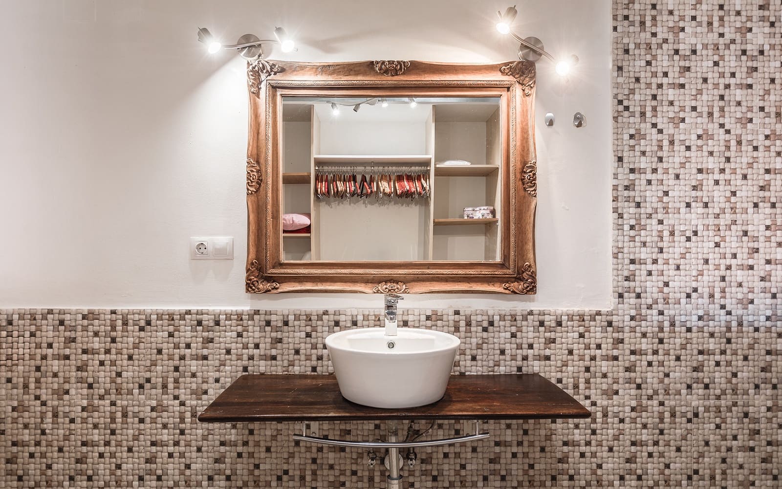 5 bedroom Villa for sale in Marbella with pool garage - € 2,295,000 (Ref: 9590848)