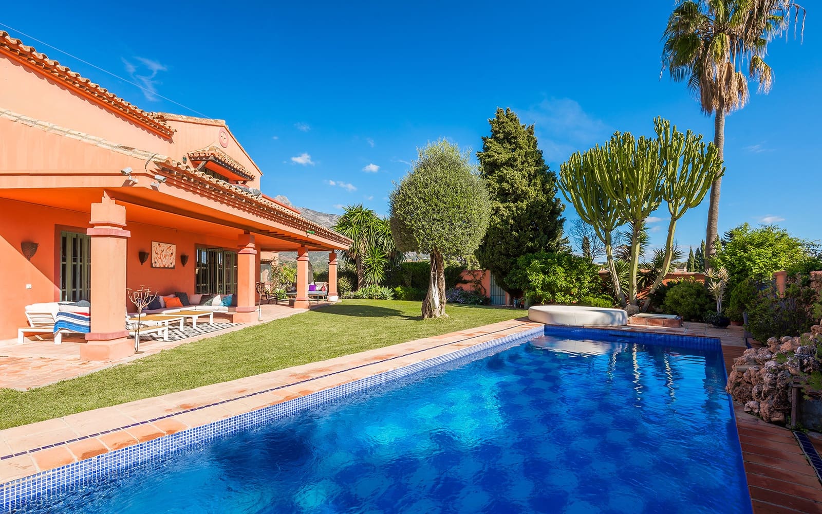 5 soverom Villa til salgs i Marbella med svømmebasseng garasje - € 2 295 000 (Ref: 9590848)