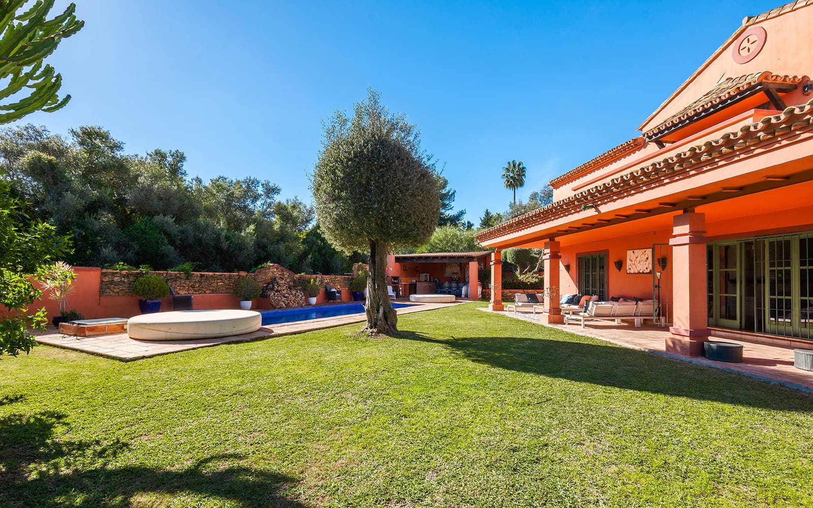 5 soverom Villa til salgs i Marbella med svømmebasseng garasje - € 2 295 000 (Ref: 9590848)