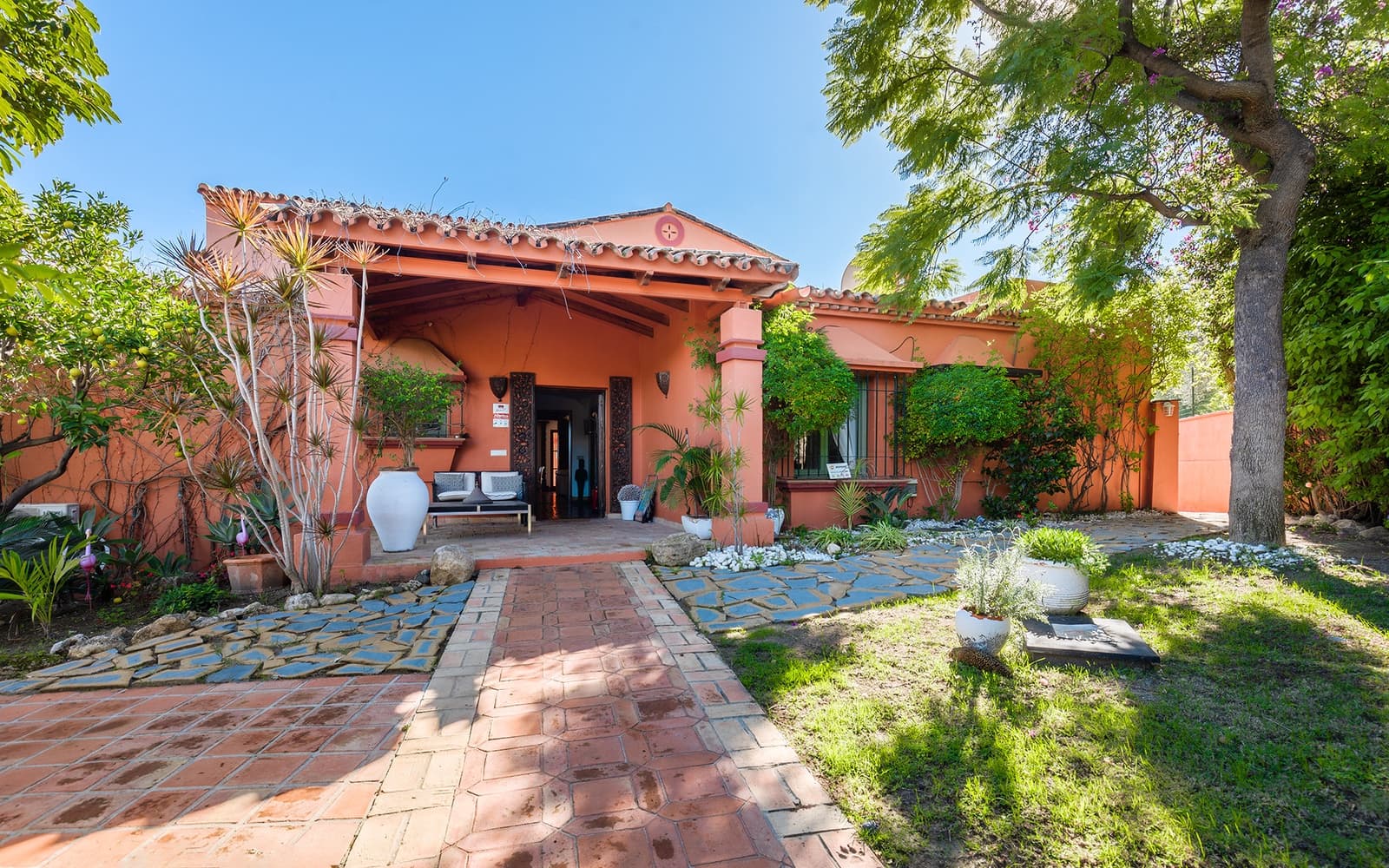 5 soverom Villa til salgs i Marbella med svømmebasseng garasje - € 2 295 000 (Ref: 9590848)