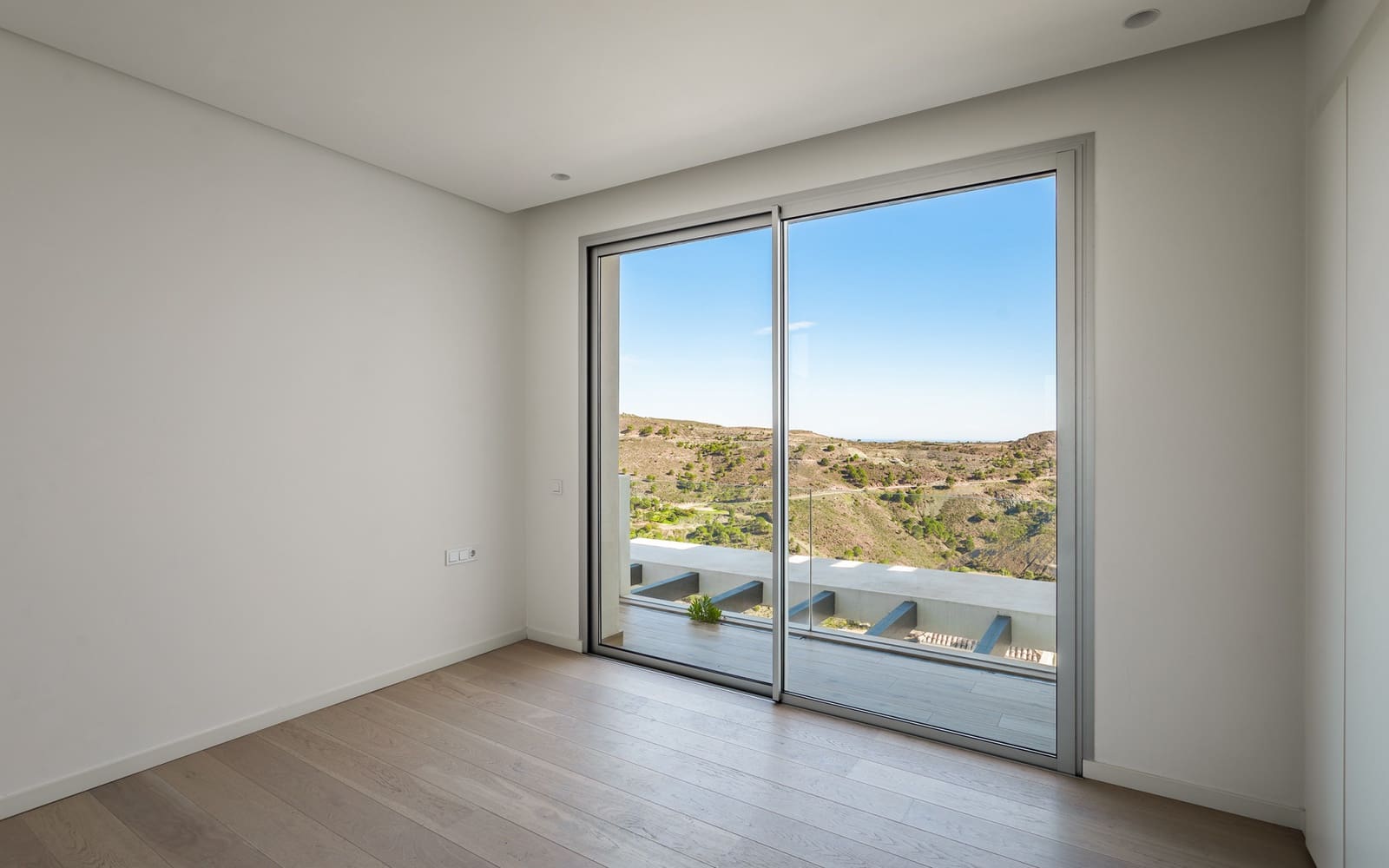 4 quarto Penthouse para venda em Benahavis com piscina - 1 400 000 € (Ref: 9594798)