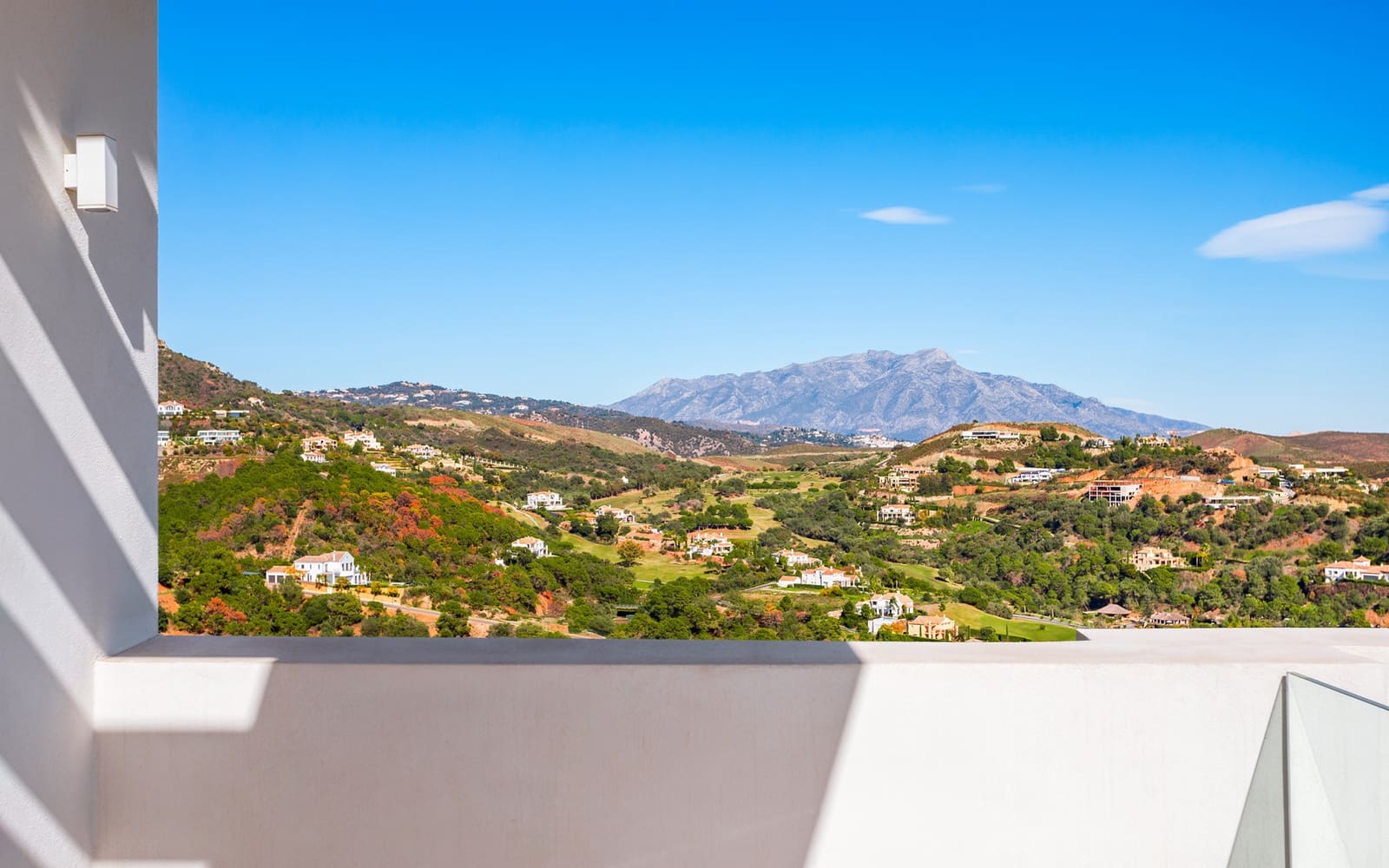 4 quarto Penthouse para venda em Benahavis com piscina - 1 400 000 € (Ref: 9594798)