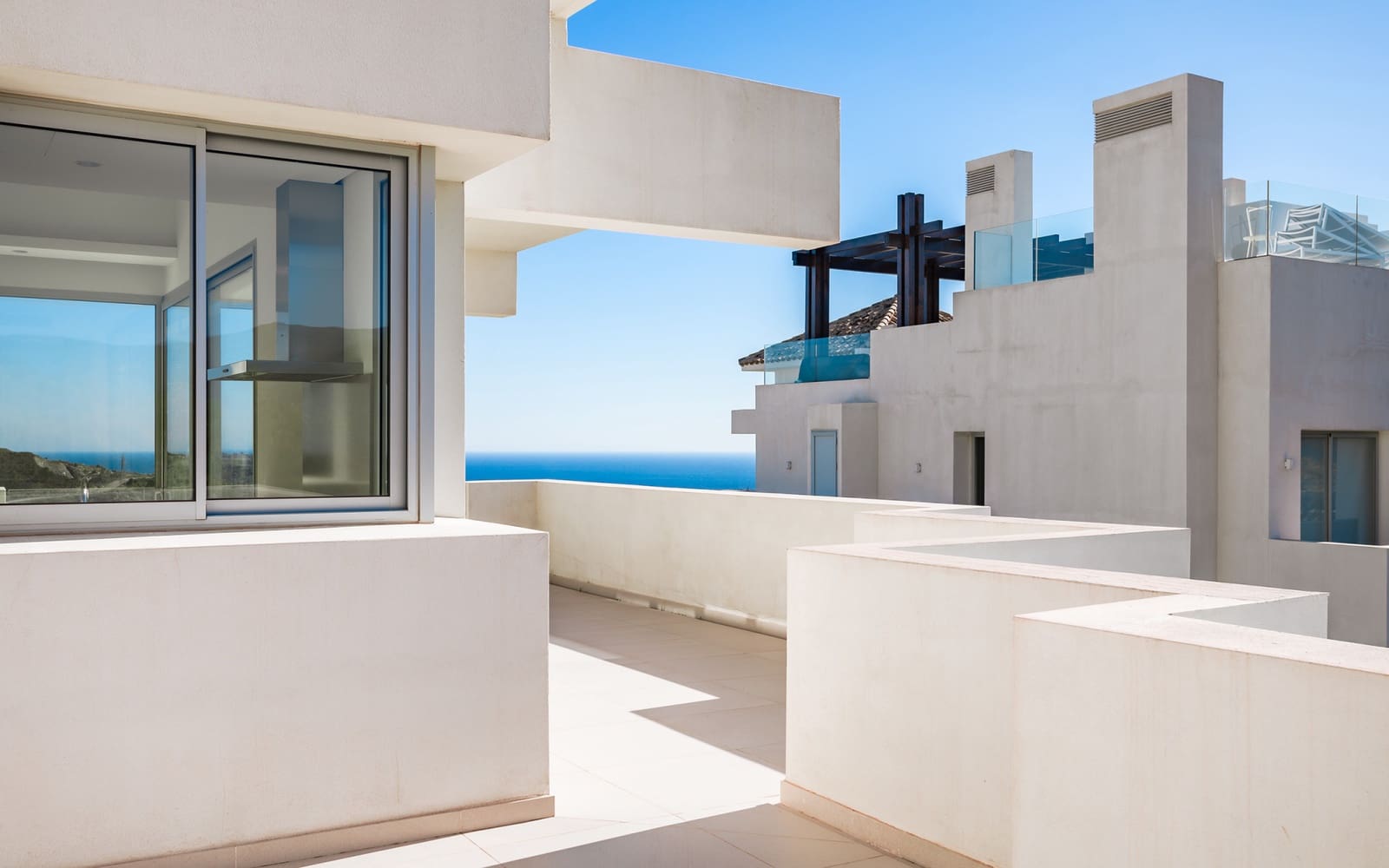 4 quarto Penthouse para venda em Benahavis com piscina - 1 400 000 € (Ref: 9594798)