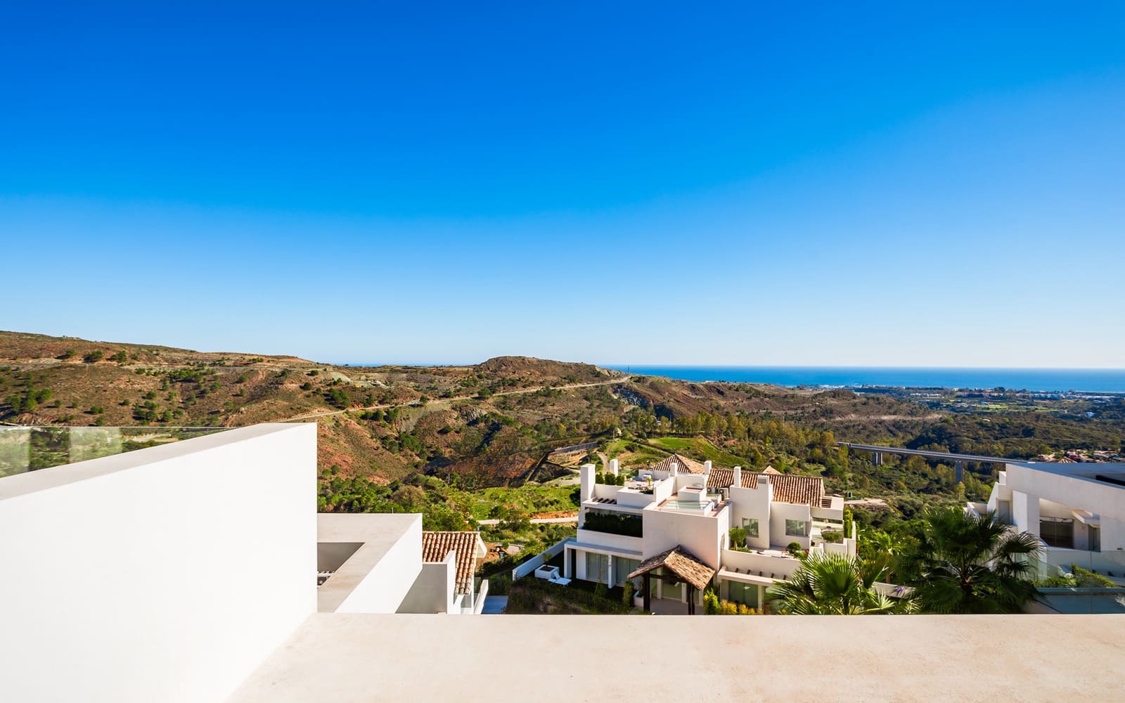 4 quarto Penthouse para venda em Benahavis com piscina - 1 400 000 € (Ref: 9594798)