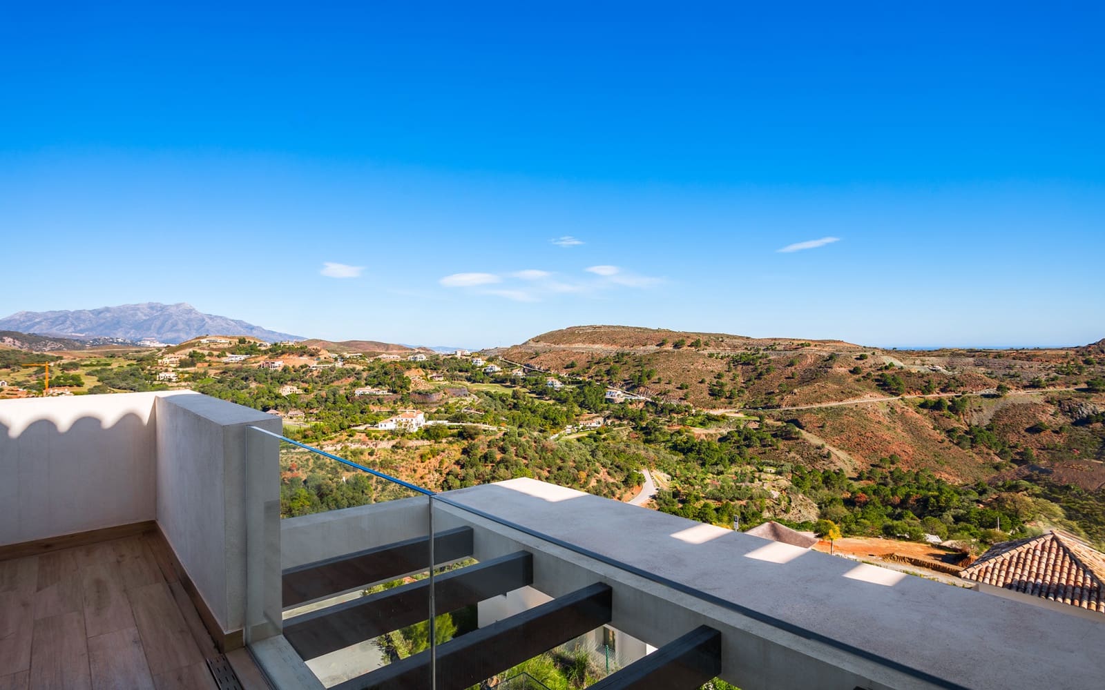 4 quarto Penthouse para venda em Benahavis com piscina - 1 400 000 € (Ref: 9594798)