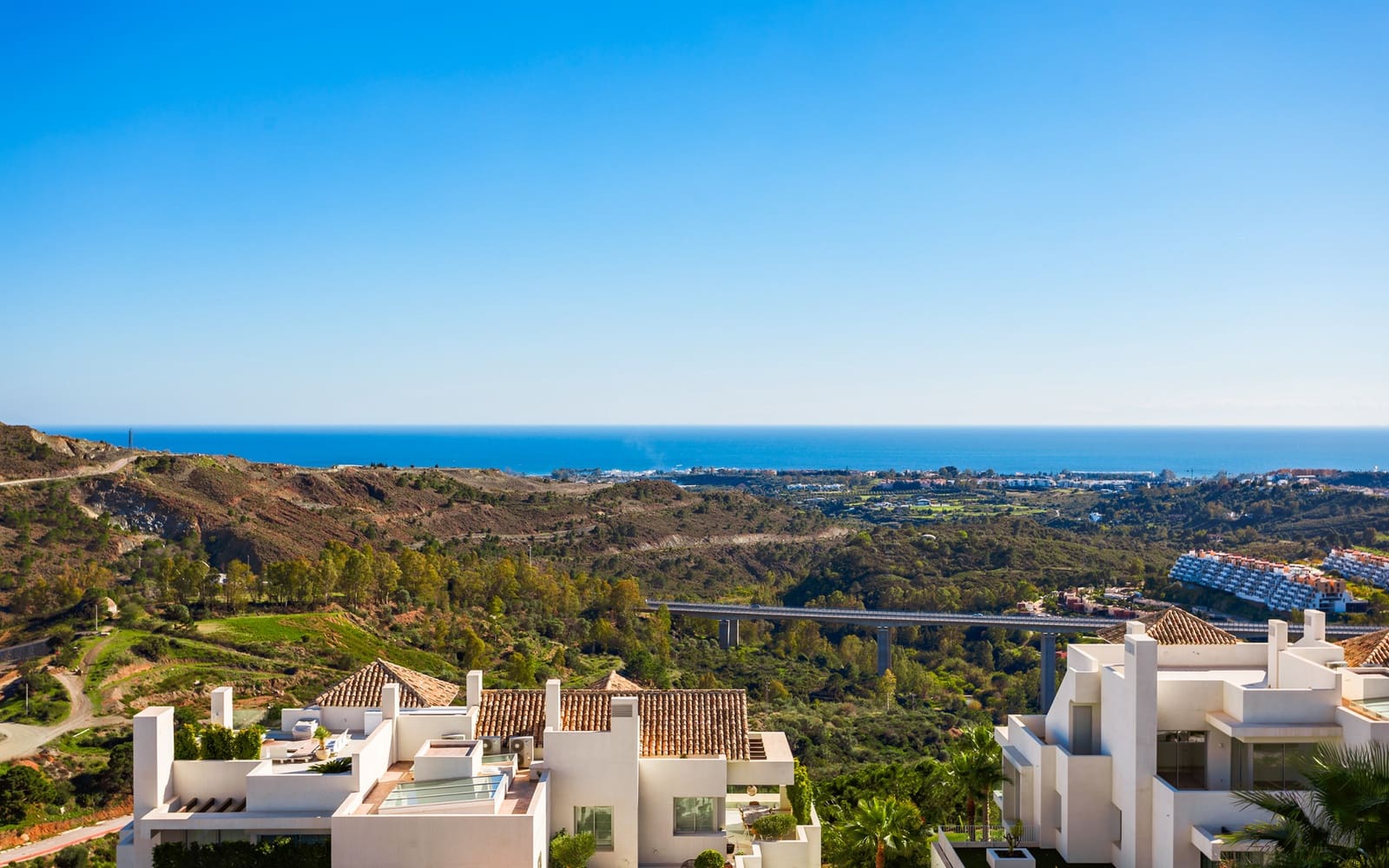 4 quarto Penthouse para venda em Benahavis com piscina - 1 400 000 € (Ref: 9594798)