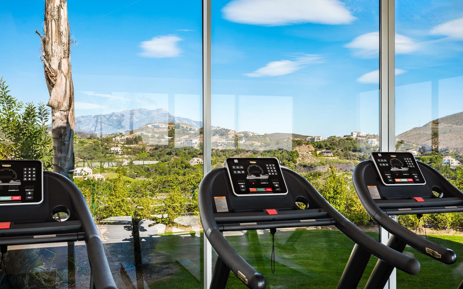 4 quarto Penthouse para venda em Benahavis com piscina - 1 400 000 € (Ref: 9594798)