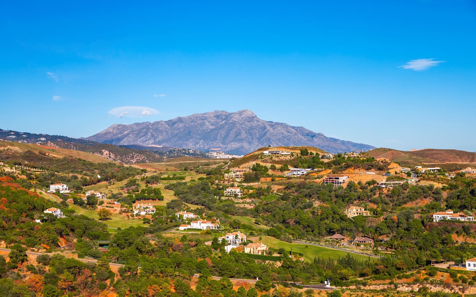 4 quarto Penthouse para venda em Benahavis com piscina - 1 400 000 € (Ref: 9594798)