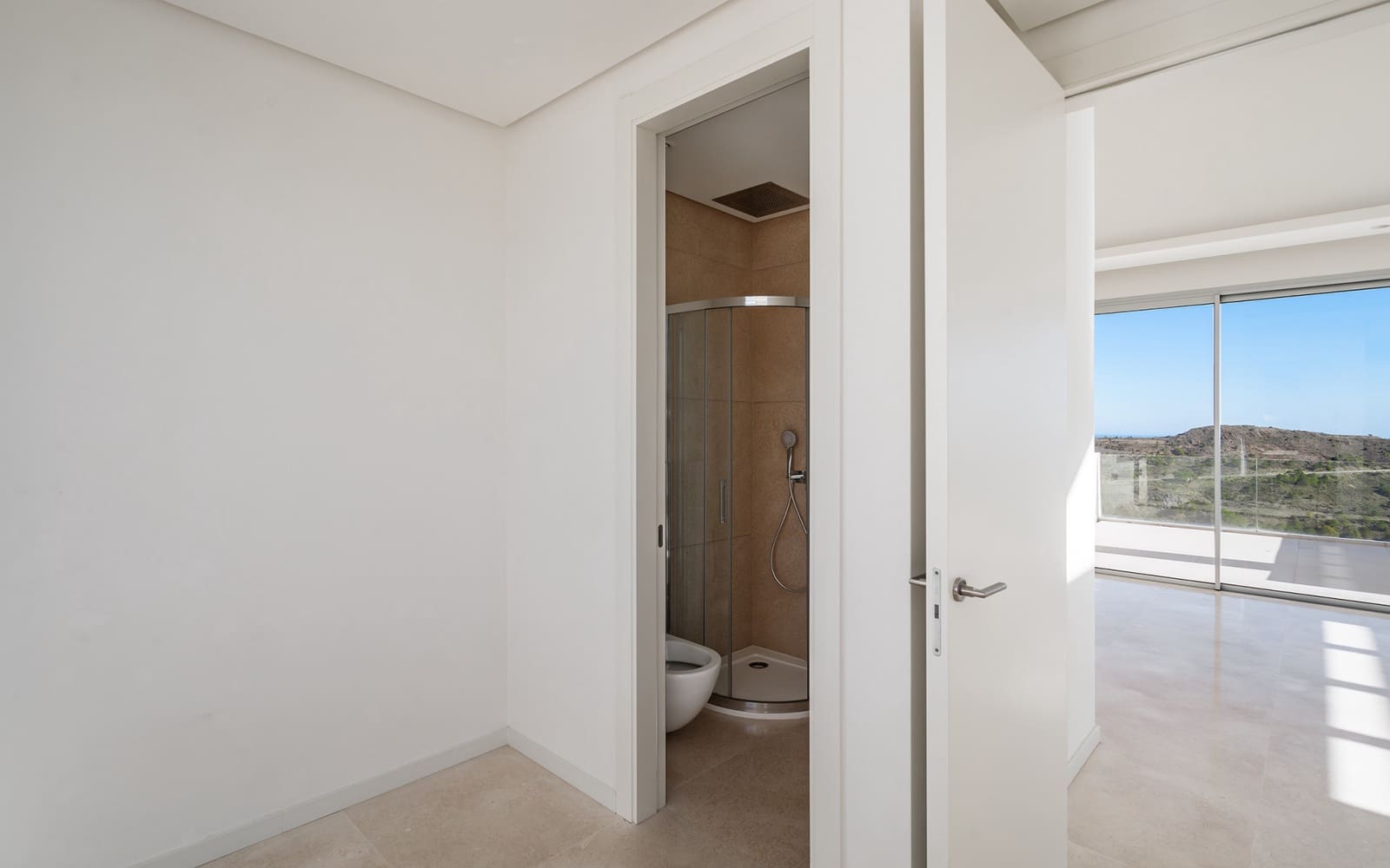 4 bedroom Penthouse for sale in Benahavis with pool garage - € 1,400,000 (Ref: 9594798)