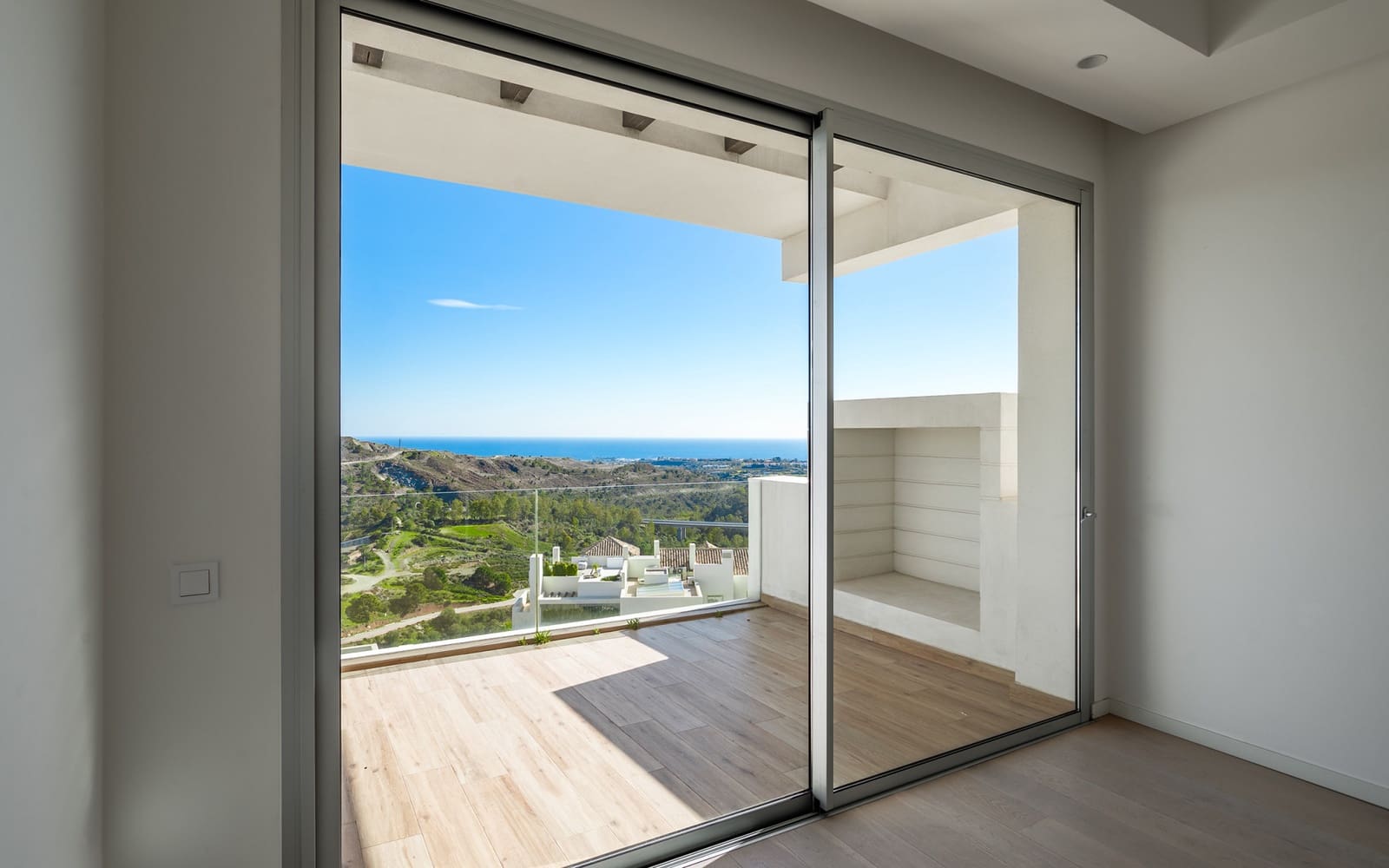 4 bedroom Penthouse for sale in Benahavis with pool garage - € 1,400,000 (Ref: 9594798)