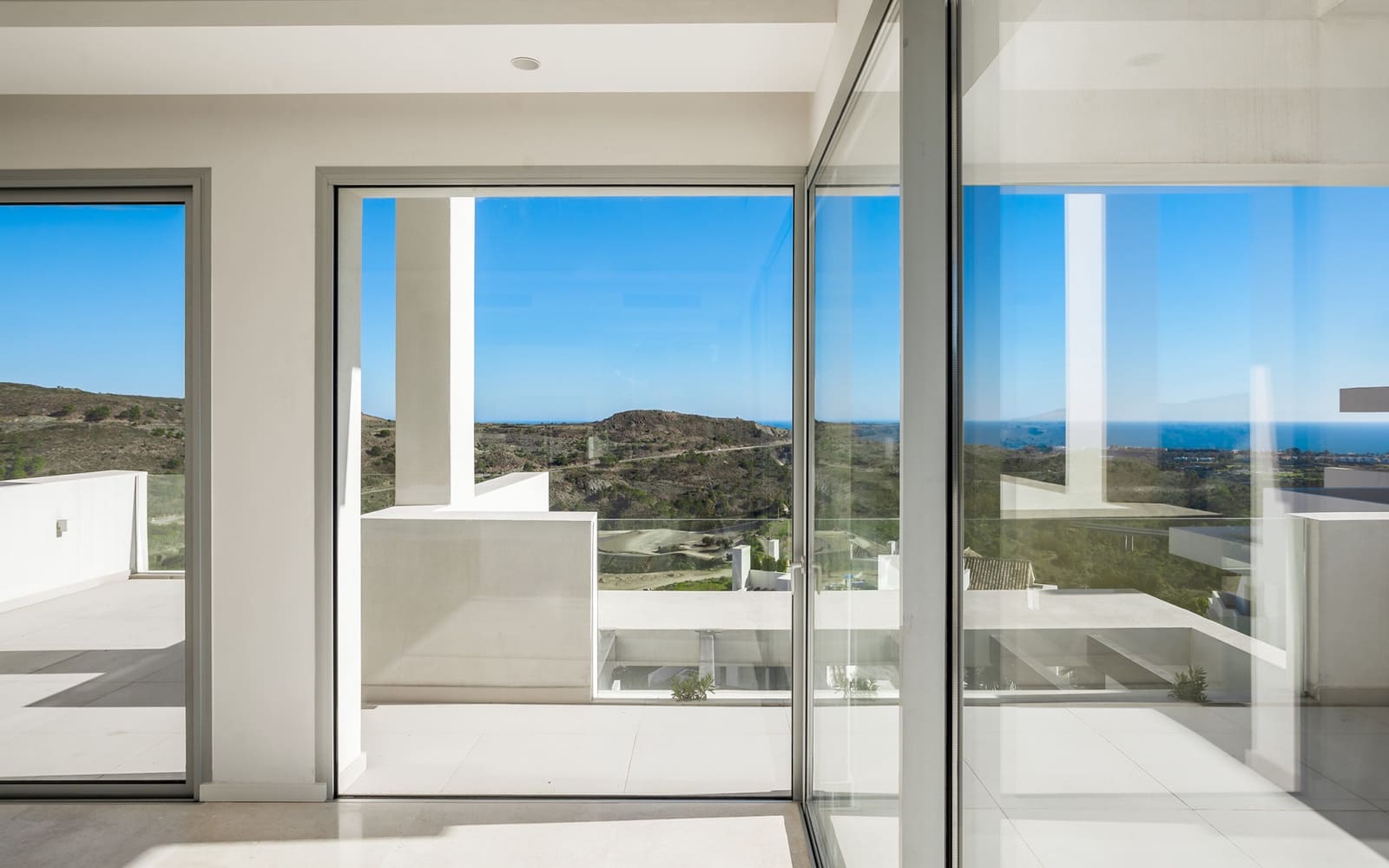 4 bedroom Penthouse for sale in Benahavis with pool garage - € 1,400,000 (Ref: 9594798)