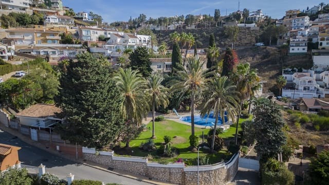 9 slaapkamer Villa te koop in Rincón de la Victoria met zwembad garage - € 2.450.000 (Ref: 9615228)